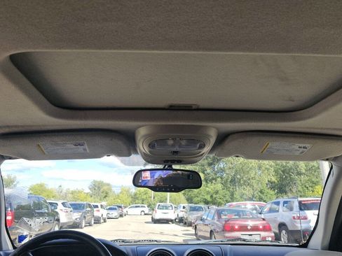 Used 2006 GMC Envoy SLE image 8