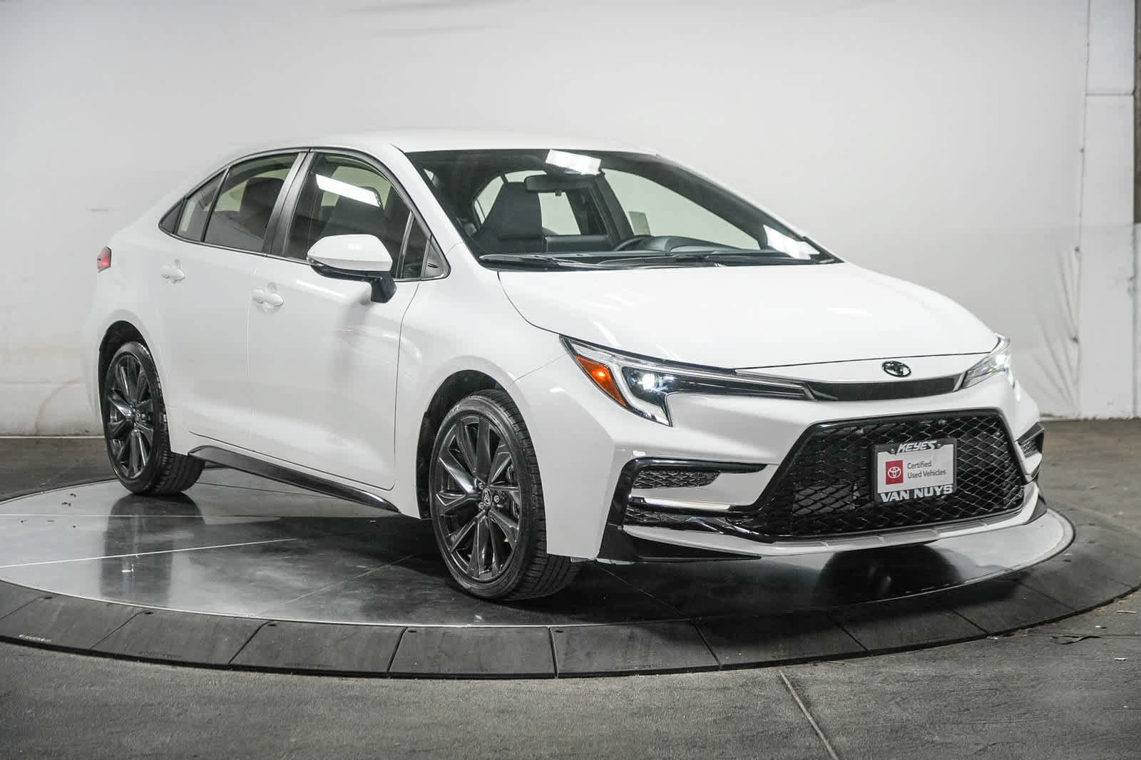 Certified 2026 Toyota Corolla SE FWD image 6