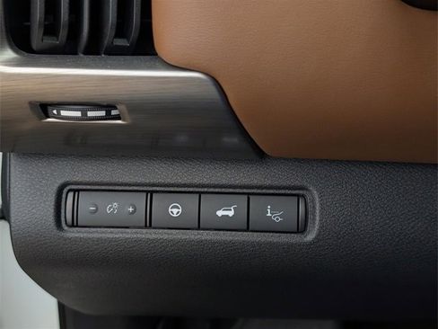 Used 2024 Nissan Pathfinder Platinum w/ Cargo Package image 13