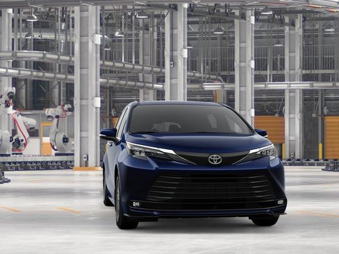 New 2026 Toyota Sienna XLE AWD/4WD image 16