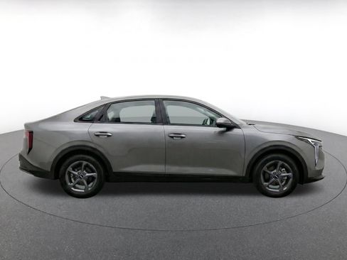 Used 2025 Kia K4 FWD image 10