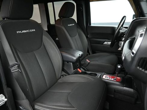 Used 2016 Jeep Wrangler Unlimited Rubicon w/ Connectivity Group AWD/4WD image 26