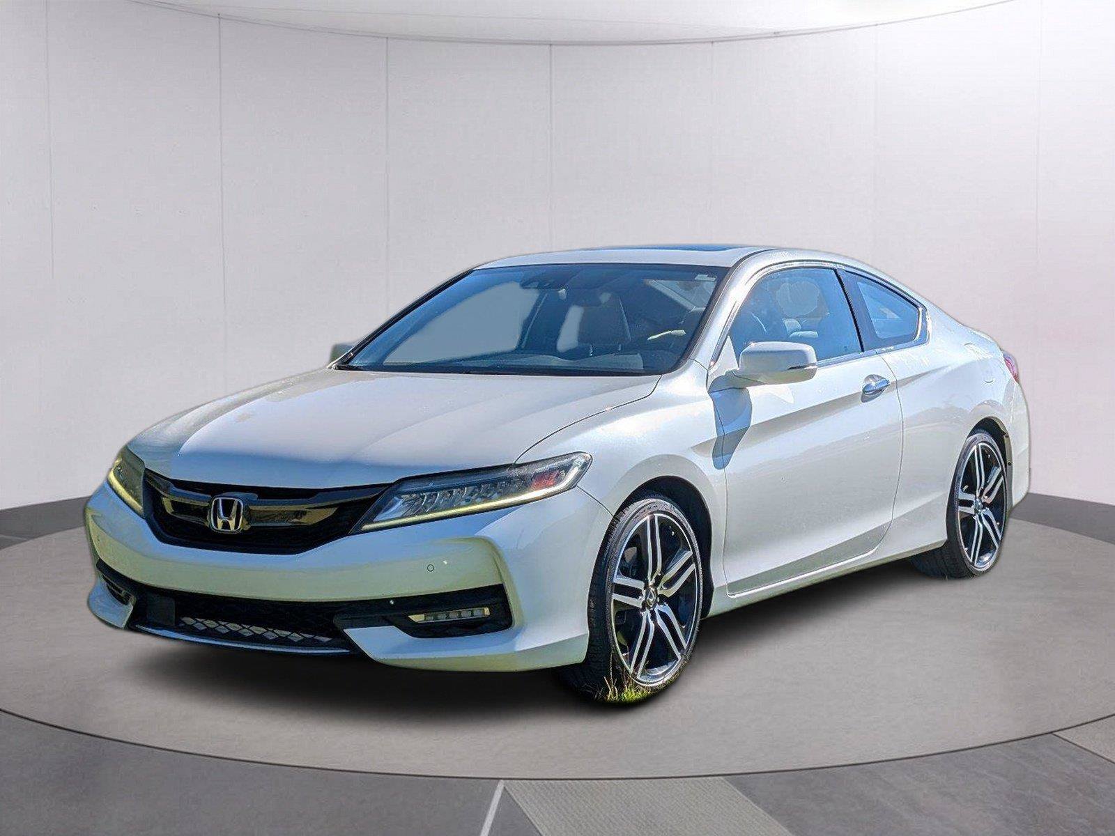 Used 2017 Honda Accord Touring image 1