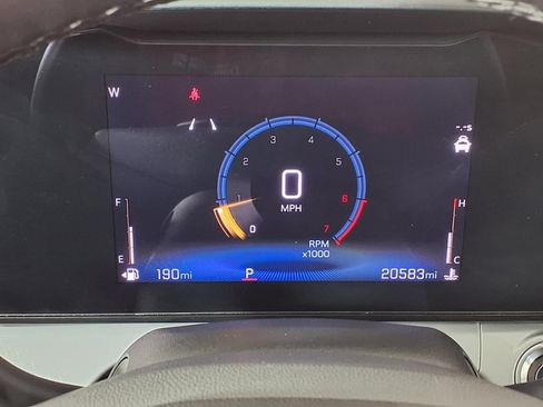 Used 2025 Chevrolet Trax LT w/ LT Convenience Package FWD image 25