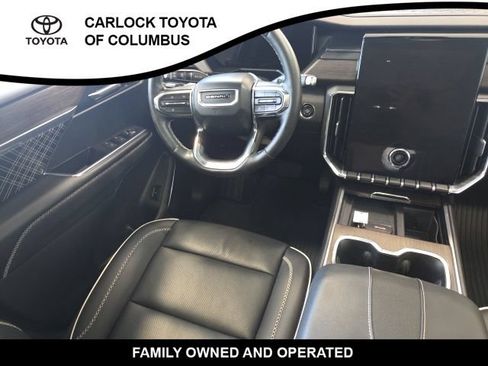 Used 2025 GMC Acadia Denali w/ LPO, All-Weather Package AWD/4WD image 18