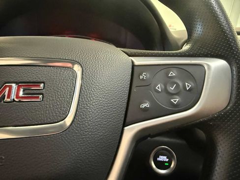 Used 2024 GMC Terrain SLE FWD image 30