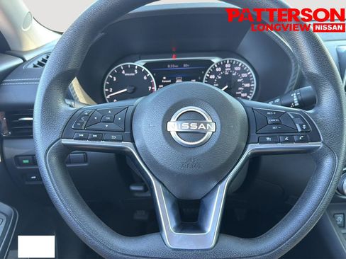 Used 2025 Nissan Sentra SV FWD image 14