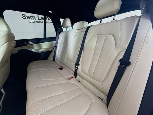 Used 2022 BMW X5 xDrive40i w/ Premium Package image 25
