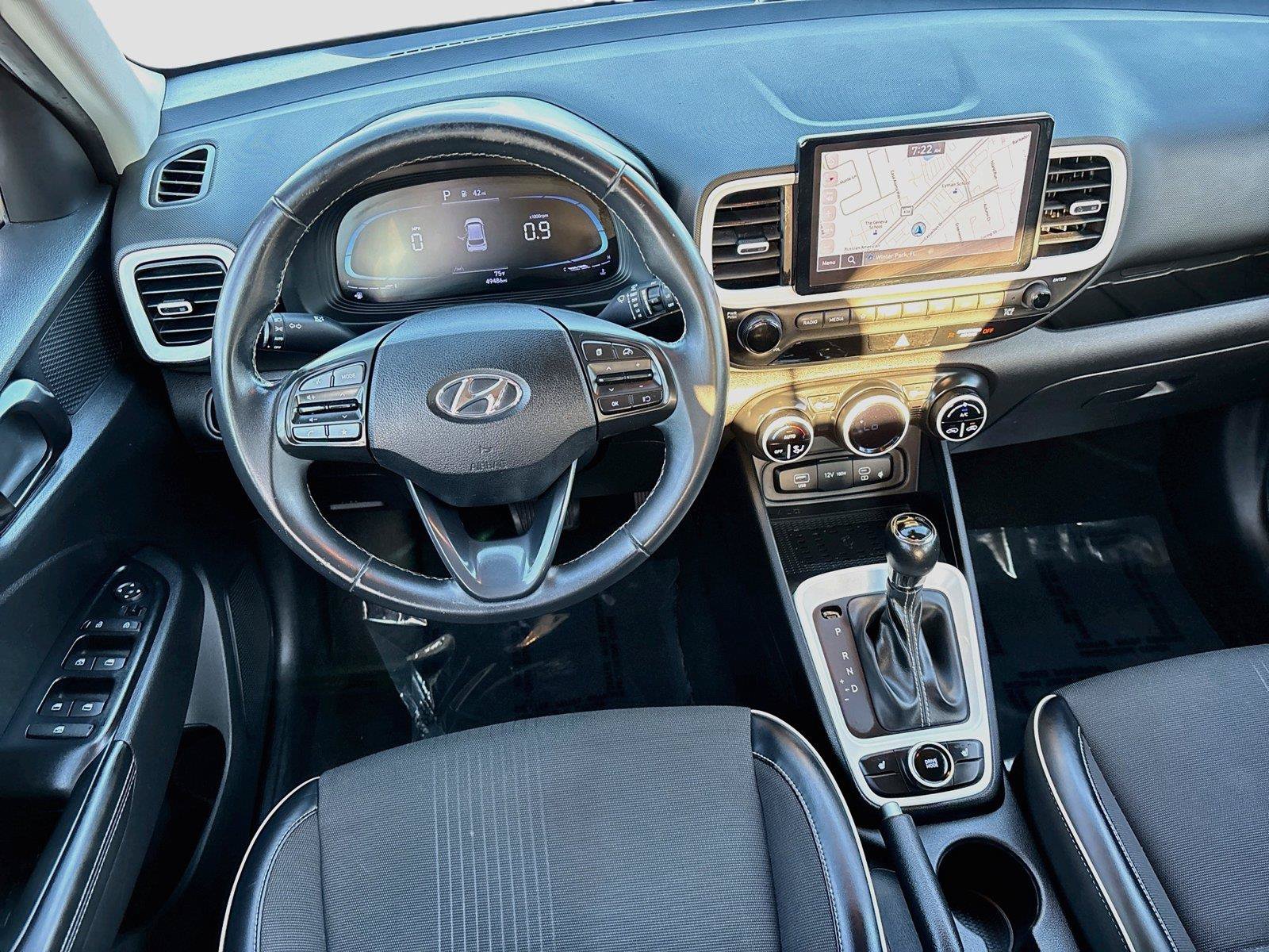 Used 2023 Hyundai Venue Limited FWD image 22