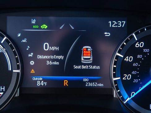 Used 2023 Toyota Highlander LE AWD/4WD image 49