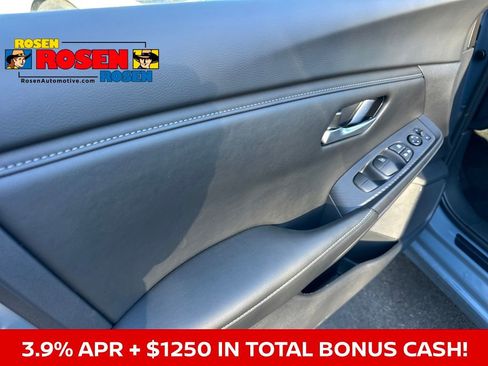 New 2025 Nissan Sentra SV image 9