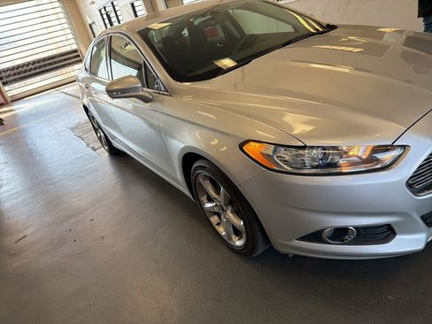 Used 2016 Ford Fusion SE w/ Equipment Group 201A image 1