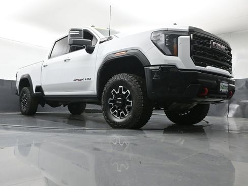 Used 2025 GMC Sierra 2500 AT4X image 29