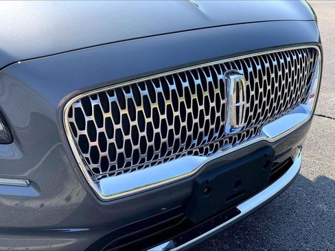Used 2023 Lincoln Nautilus Reserve AWD/4WD image 27