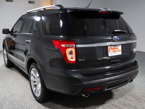 Used 2014 Ford Explorer XLT w/ Equipment Group 202A image 9
