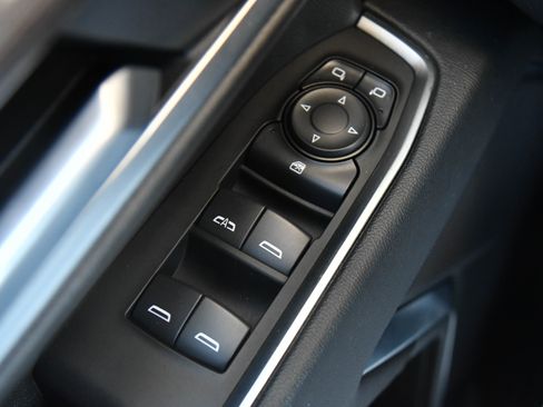 Used 2025 Chevrolet Silverado 2500 LT image 36