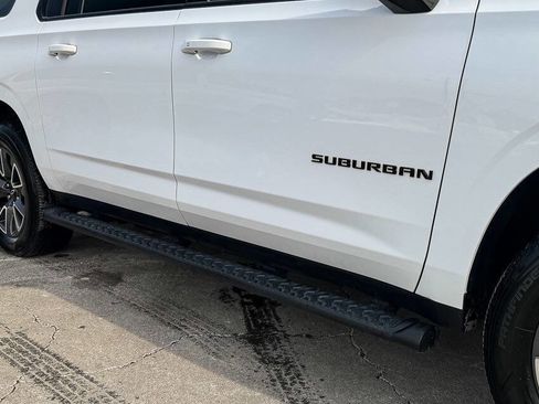 Used 2022 Chevrolet Suburban Z71 w/ Luxury Package image 12