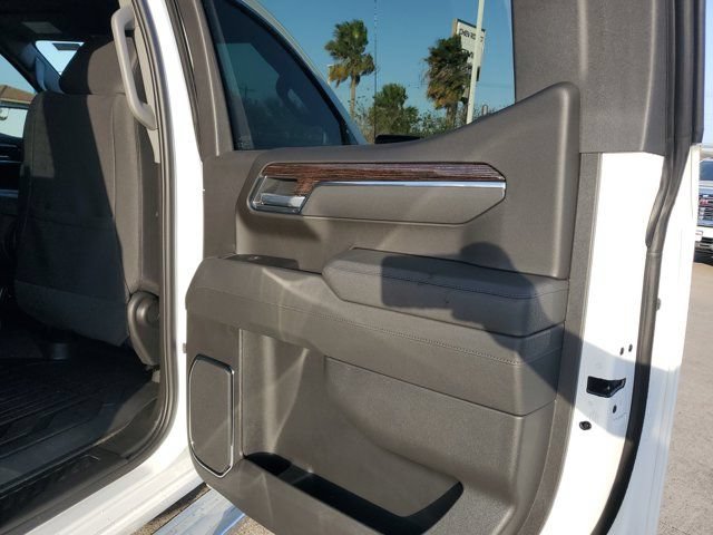 New 2026 GMC Sierra 1500 SLE RWD image 12