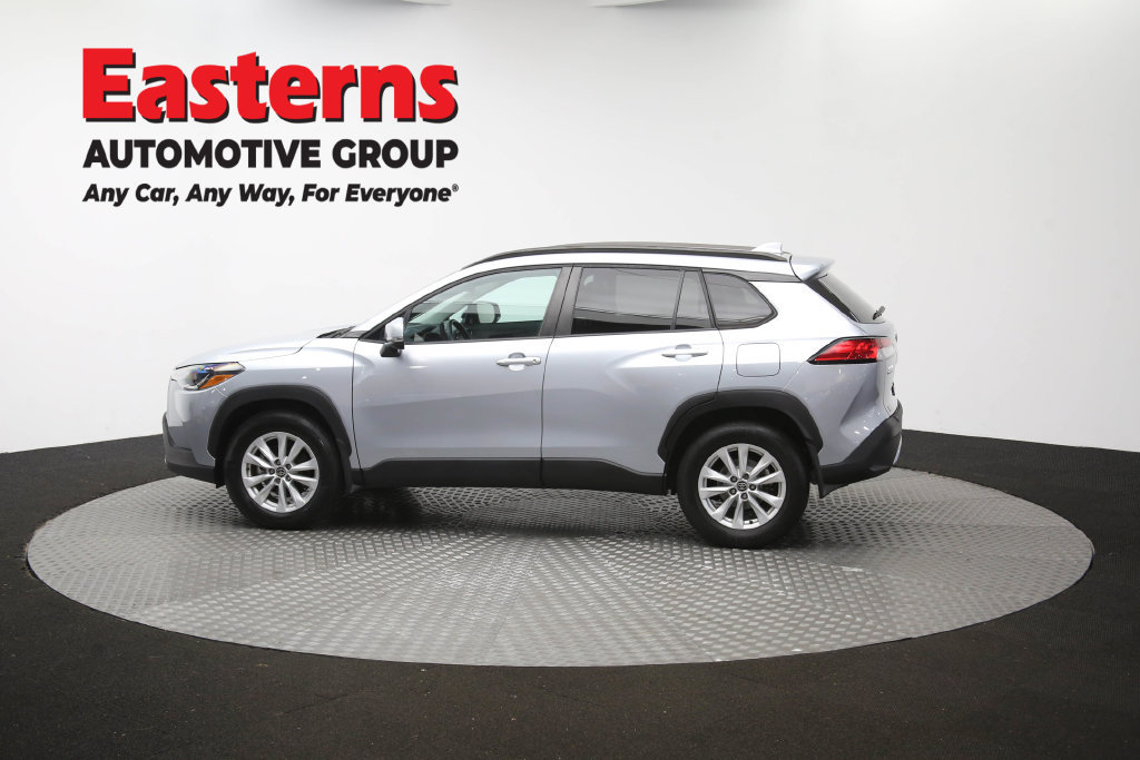 Used 2022 Toyota Corolla Cross LE AWD/4WD image 59