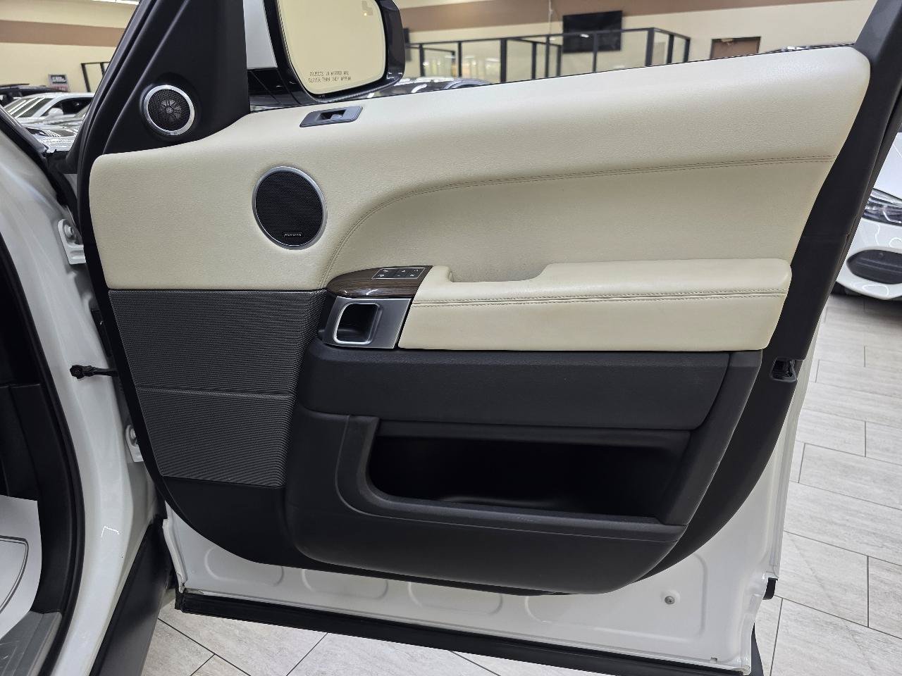 Used 2015 Land Rover Range Rover Sport HSE AWD/4WD image 43