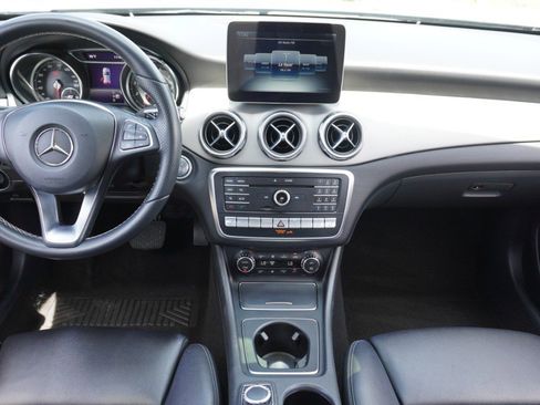 Used 2018 Mercedes-Benz GLA 250 4MATIC image 28