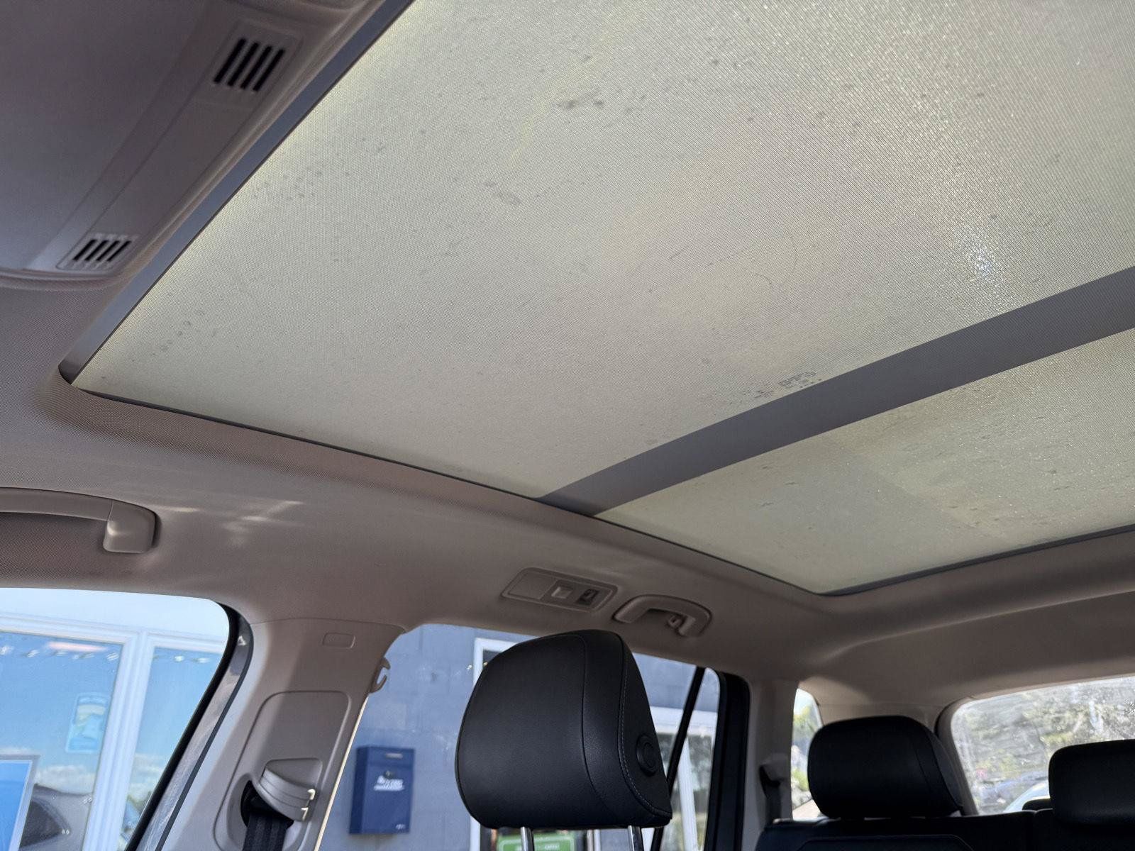 Used 2019 Volkswagen Tiguan SE FWD image 3