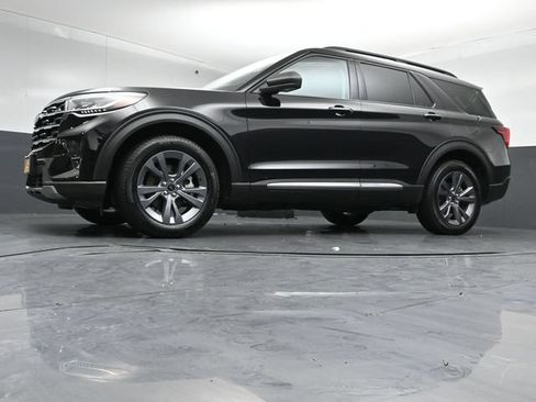 Certified 2025 Ford Explorer Active w/ Active Comfort Package AWD/4WD image 41