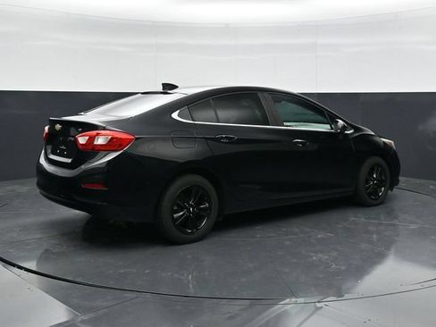 Used 2016 Chevrolet Cruze LT w/ LT Convenience Package FWD image 2