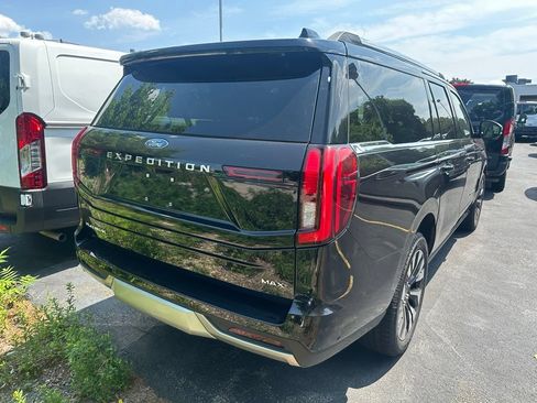 Used 2025 Ford Expedition Max Platinum w/ Driver's Package AWD/4WD image 5
