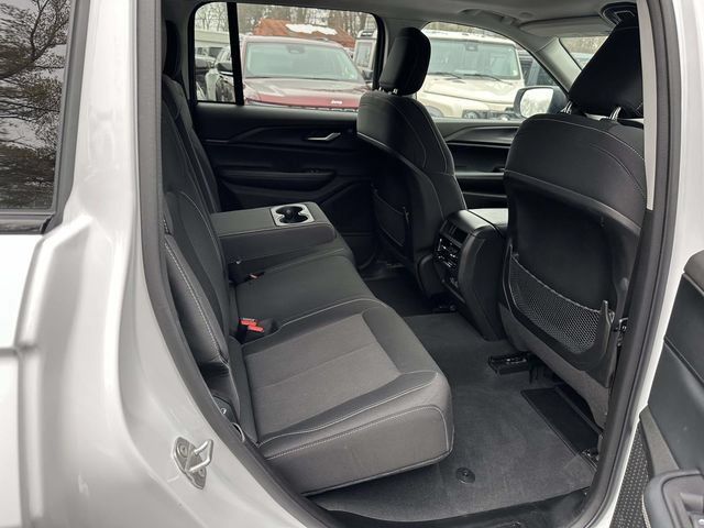Certified 2024 Jeep Grand Cherokee Laredo X AWD/4WD image 22