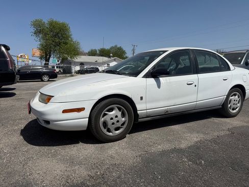 Used 2002 Saturn S-Series SL2 image 3