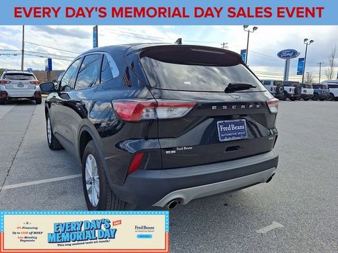 Certified 2022 Ford Escape SE w/ Cold Weather Package AWD/4WD image 8