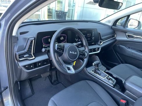 Used 2025 Kia Sportage LX FWD image 18
