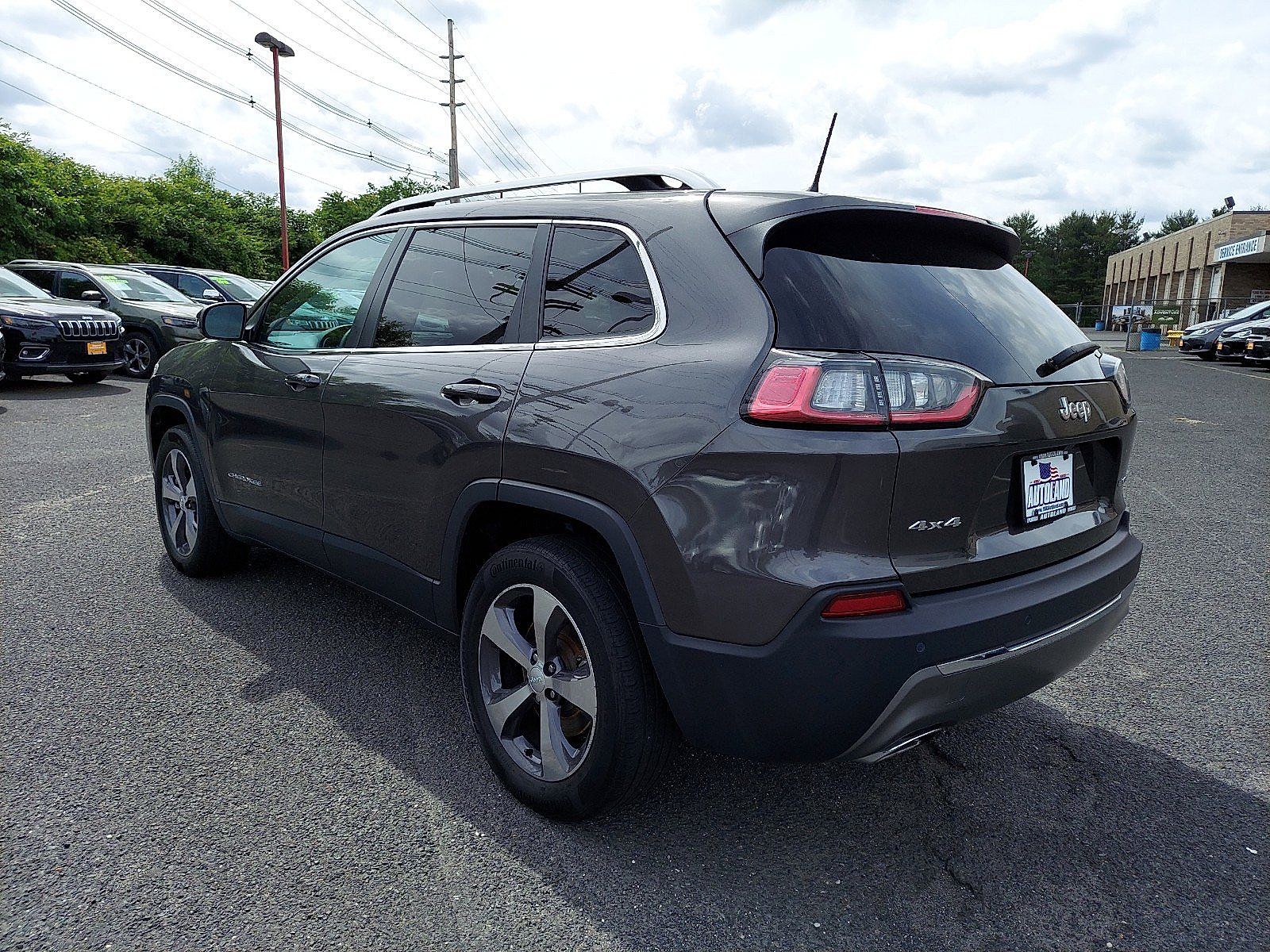 Used 2019 Jeep Cherokee Limited AWD/4WD image 4
