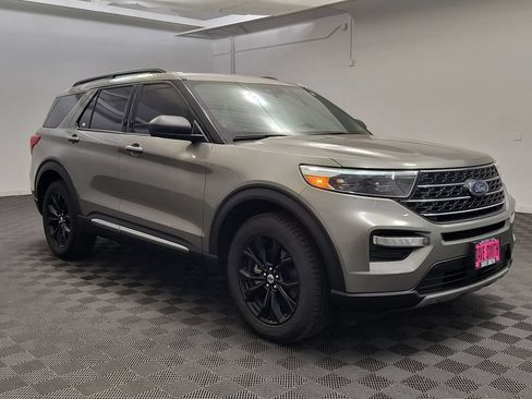 Used 2020 Ford Explorer XLT w/ Equipment Group 202A AWD/4WD image 7