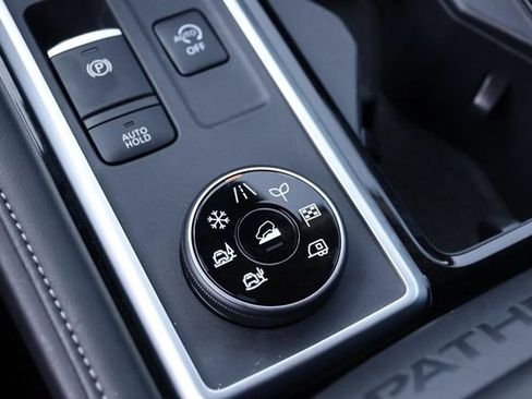Certified 2025 Nissan Pathfinder SV AWD/4WD image 21