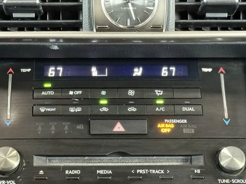 Used 2017 Lexus IS 300 AWD image 34