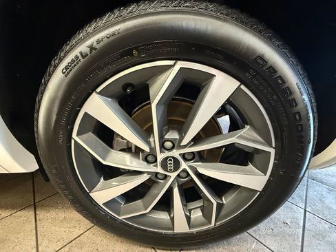 Certified 2022 Audi Q5 2.0T Premium w/ Convenience Package image 11