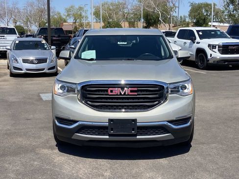 Used 2017 GMC Acadia SLE FWD image 3