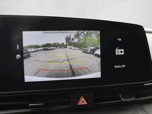 Certified 2025 Hyundai Elantra SEL FWD image 18