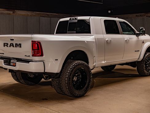 Used 2025 RAM 3500 Laramie w/ Max Tow Package image 10