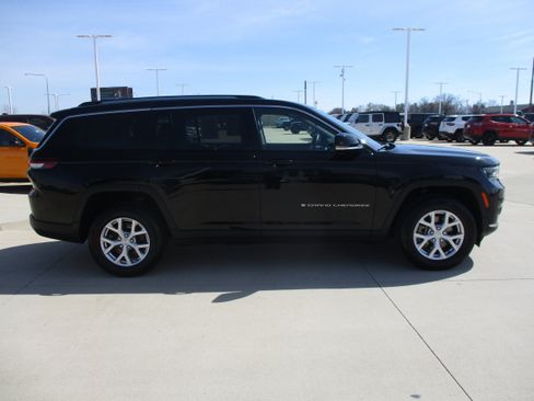 Used 2021 Jeep Grand Cherokee L Limited AWD/4WD image 6