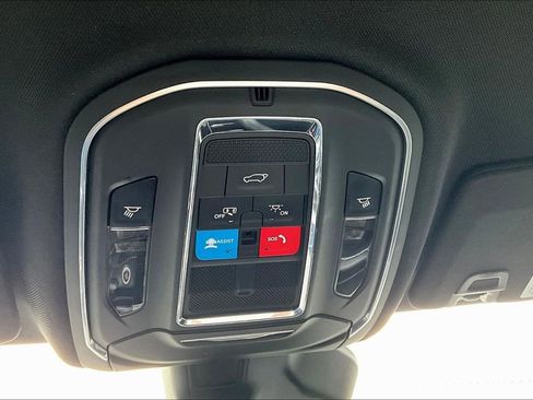 Used 2025 Jeep Grand Cherokee L Laredo w/ Luxury Tech Group I image 17