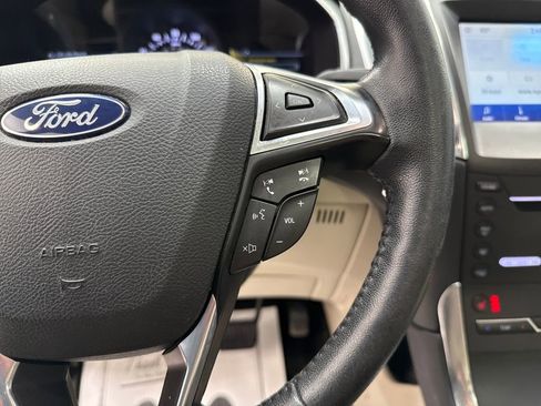 Used 2019 Ford Edge Titanium image 26
