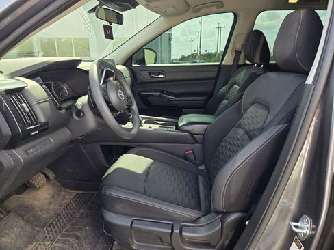 Used 2022 Nissan Pathfinder S FWD image 9