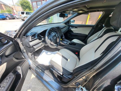 Used 2019 Honda Civic EX image 8