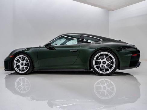 Certified 2026 Porsche 911 GT3 RWD image 2