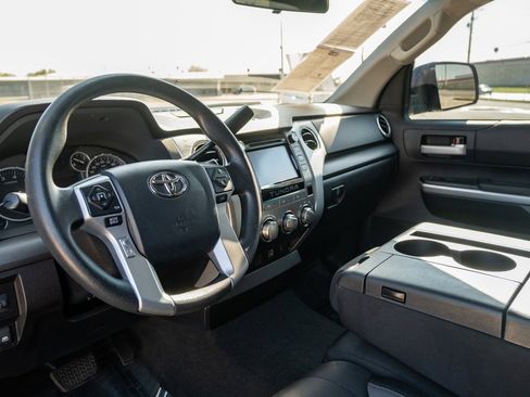 Used 2016 Toyota Tundra SR5 image 14