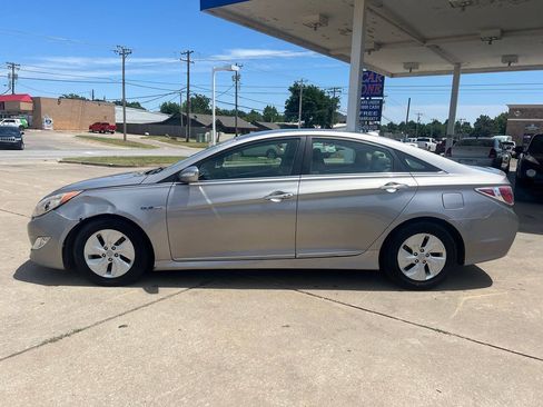Used 2013 Hyundai Sonata Hybrid FWD image 4