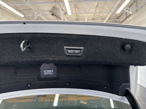 Used 2025 BMW 330i xDrive Sedan w/ Premium Package image 8